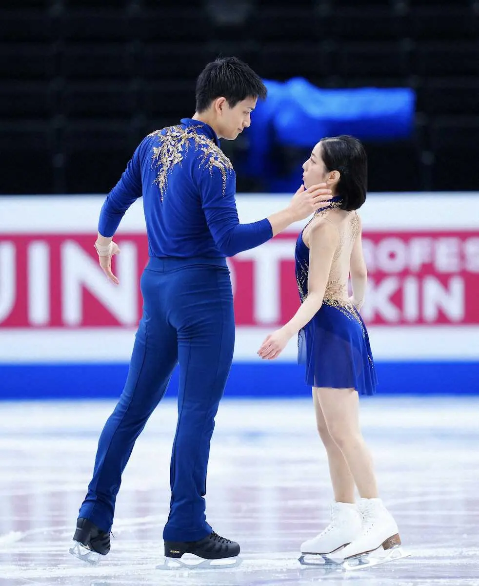 【画像・写真】練習する三浦璃来、木原龍一組（撮影・小海途　良幹）