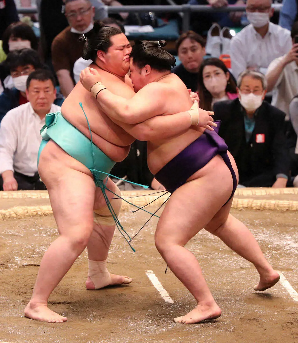 【画像・写真】琴ノ若　明生を寄り切って9勝目　昨年春場所以来2ケタへ王手　3敗堅持でトップと1差