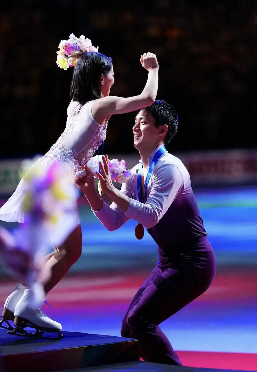 【画像・写真】ペア初優勝“りくりゅう”木原から落ち込む三浦へ「胸を張って帰ろう」