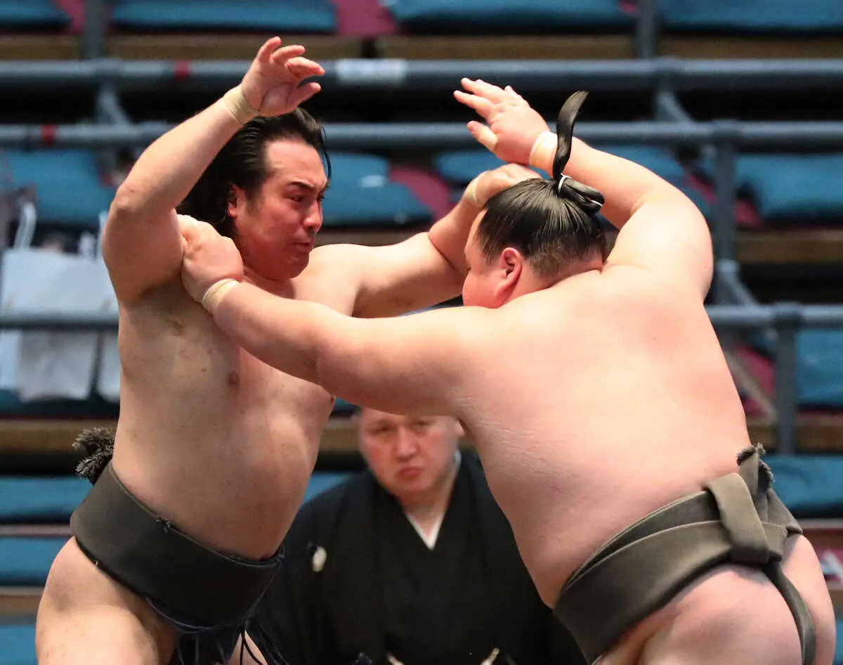 【画像・写真】東大卒・須山が5勝目「会心の一番が出た」三段目昇進確実　場所中に卒業式終え序二段も“卒業”