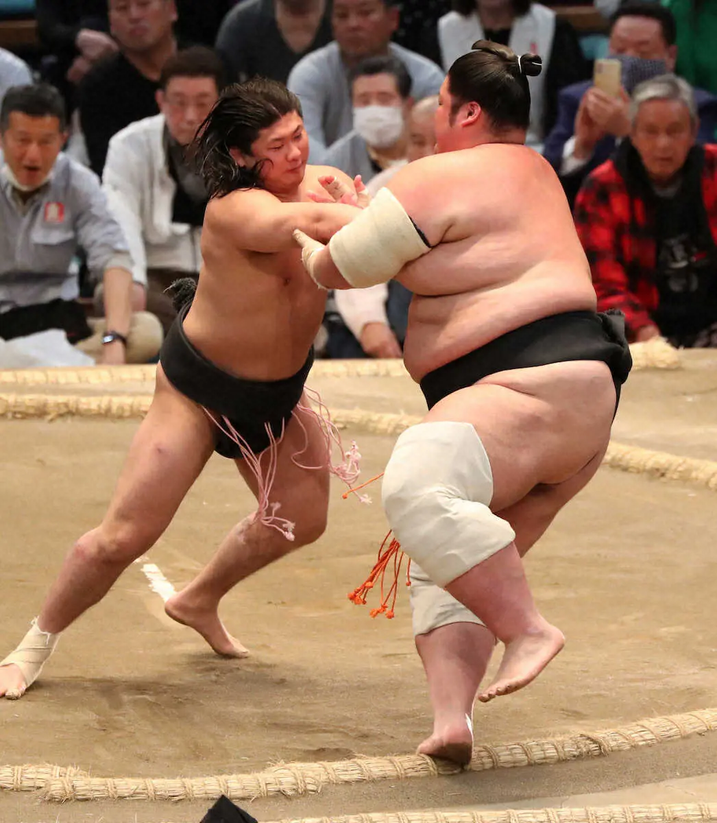 【画像・写真】96キロの小兵・東俊隆が満員の館内沸かせた！同部屋決定戦制し三段目優勝「盛り上げられてうれしかった」