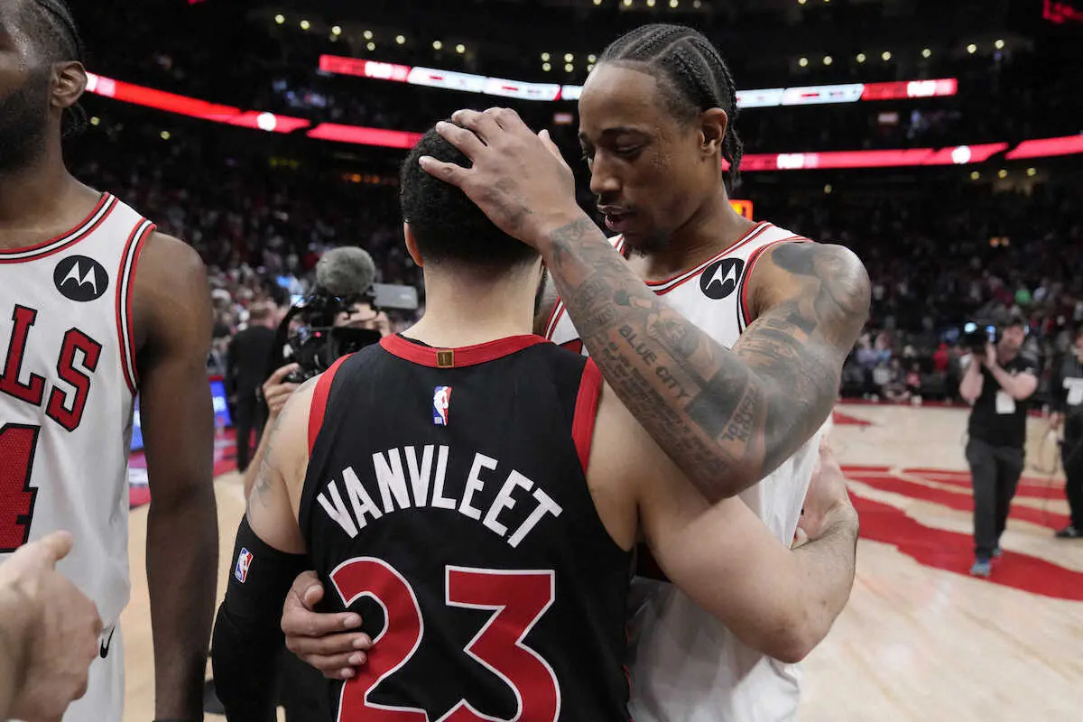 【画像・写真】東10位のブルズが9位ラプターズに勝利　19点差を逆転　10位が9位に勝ったのは現行方式では初