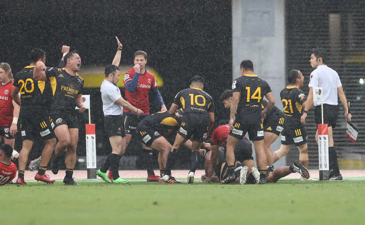 【画像・写真】東京SG、FW陣の執念でPO進出決定　テビタ・タタフが逆転トライ