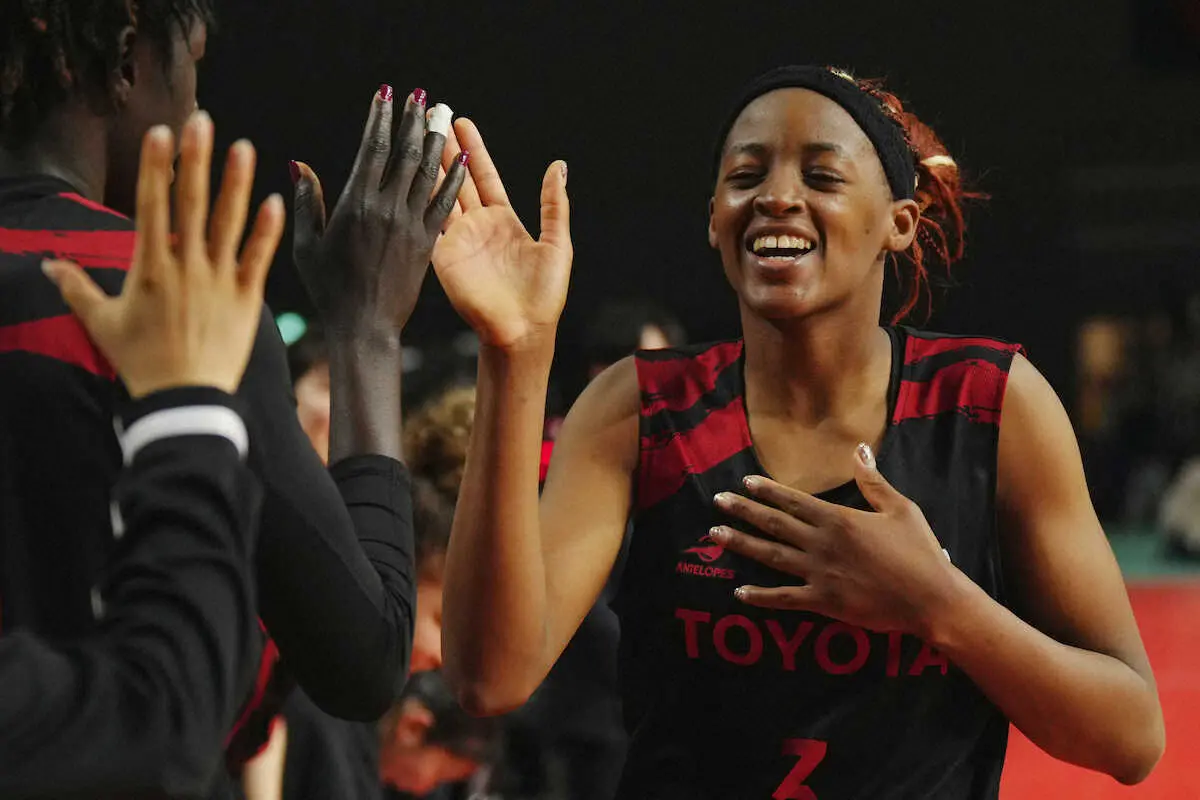 【画像・写真】トヨタ自動車　3連覇へ先勝　馬瓜ステファニー「泥くさいことをやって最後は笑って帰りたい」