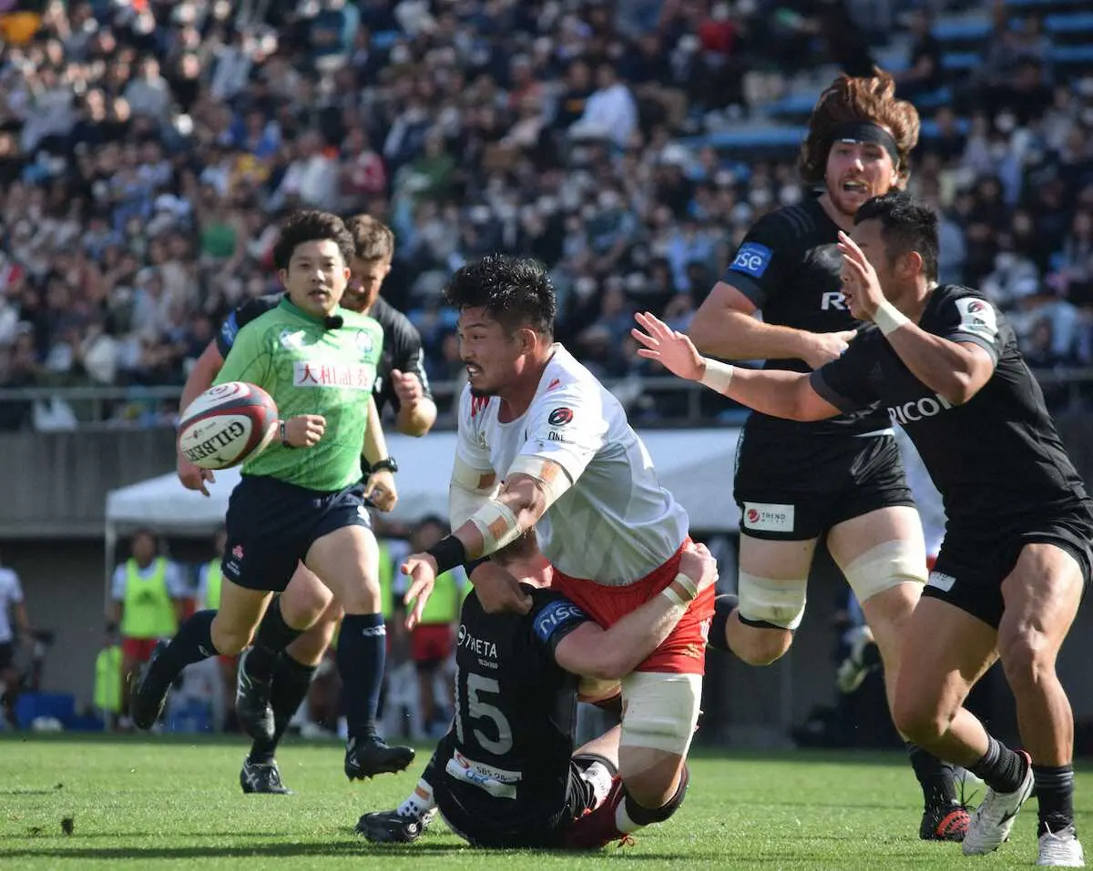 【画像・写真】トヨタ姫野和樹「クレージーゲーム」制す　雷雨で1時間遅れのキックオフ＆30分間中断