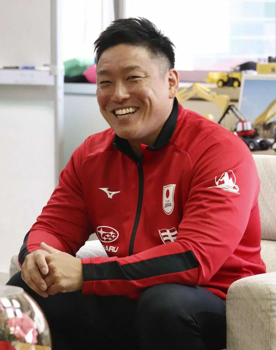 【画像・写真】石川県小松市役所を訪れ、現役引退を報告するカヌー男子の松下桃太郎