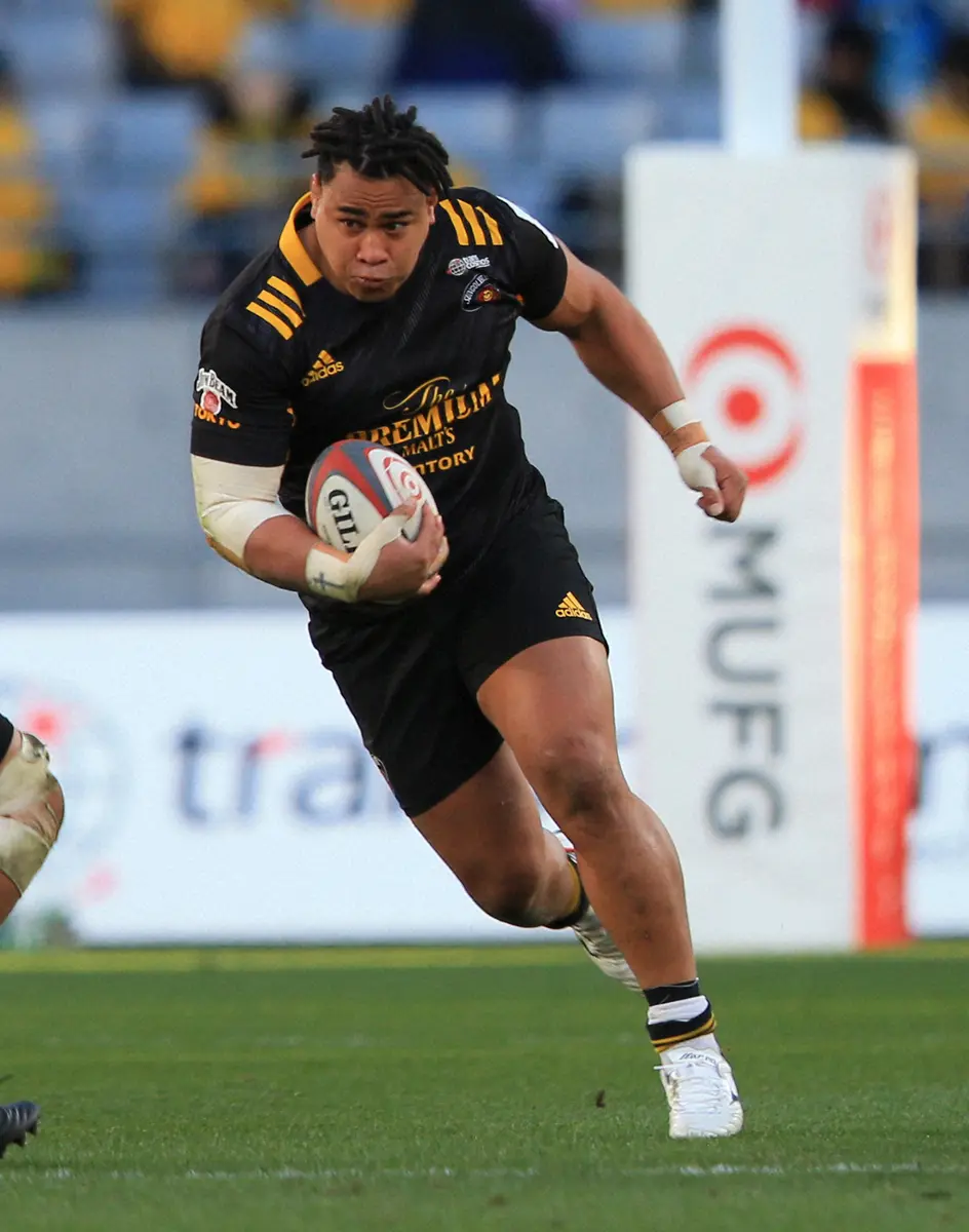 【画像・写真】東京SGテビタ・タタフが負傷退場、一度はプレー続行も…スタッフとピッチ退く