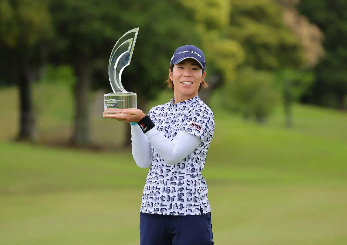 【画像・写真】穴井詩が今季2勝目「めちゃくちゃうれしい」メルセデスランク1位に浮上