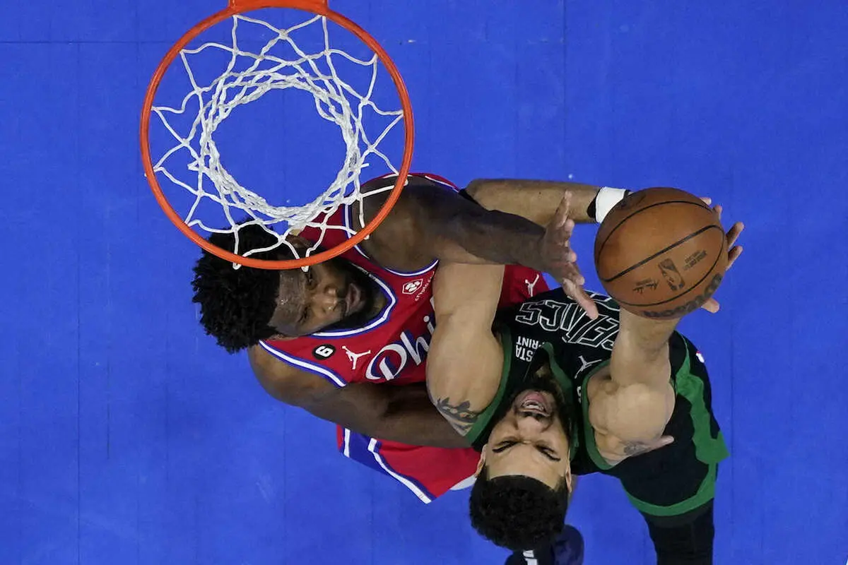 【画像・写真】セルティクスが敵地での第3戦を制してホーム・アドバンテージを奪還　76ersはエンビード復帰後連敗