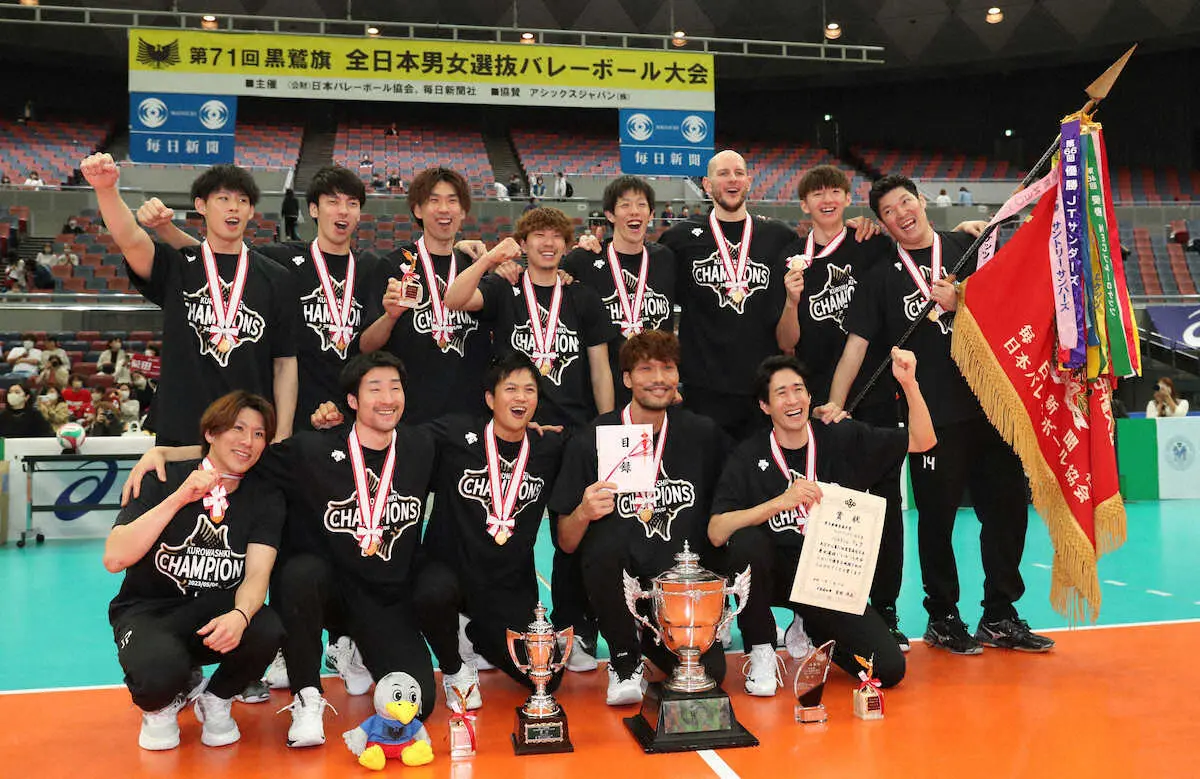 【画像・写真】【黒鷲旗バレー】女子はPFUが悲願の初優勝　本拠地・石川の地震で優勝賞金一部は被災地支援に