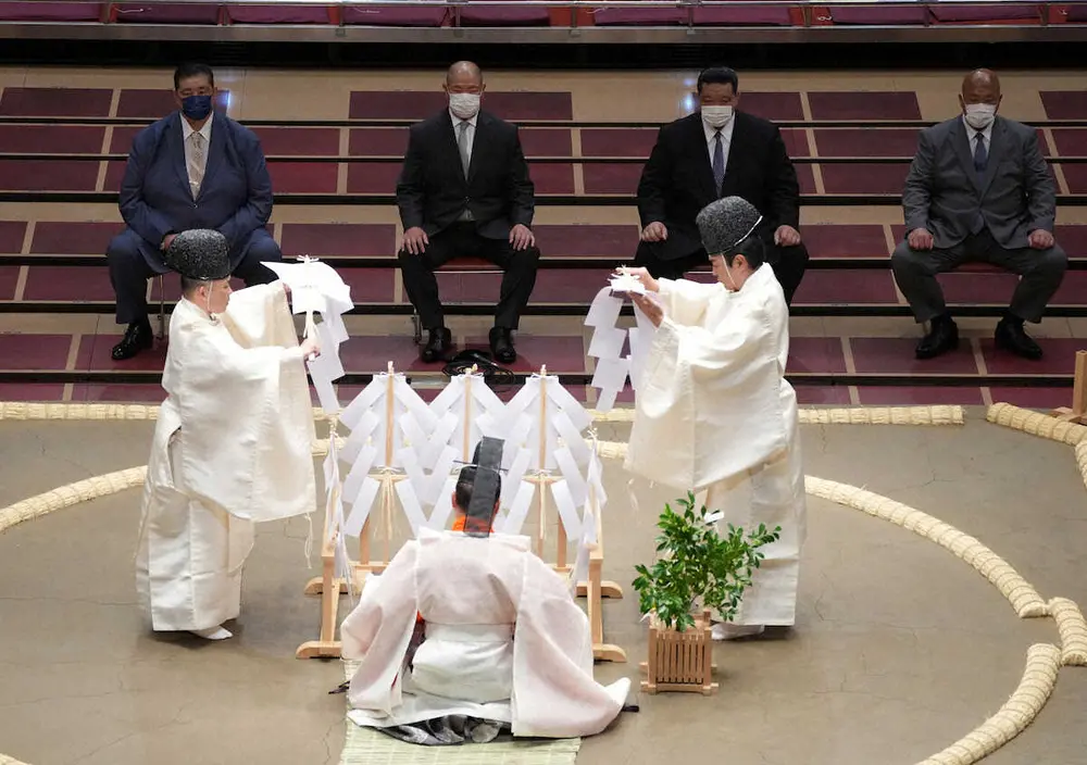 【画像・写真】八角理事長らが夏場所15日間の安全を祈願　国技館で土俵祭