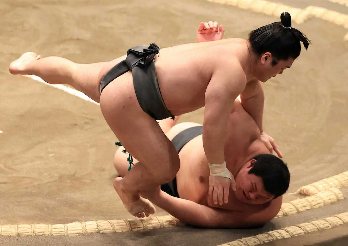 【画像・写真】アマ横綱・大の里　ほろ苦デビュー「詰めの甘さを突かれました」