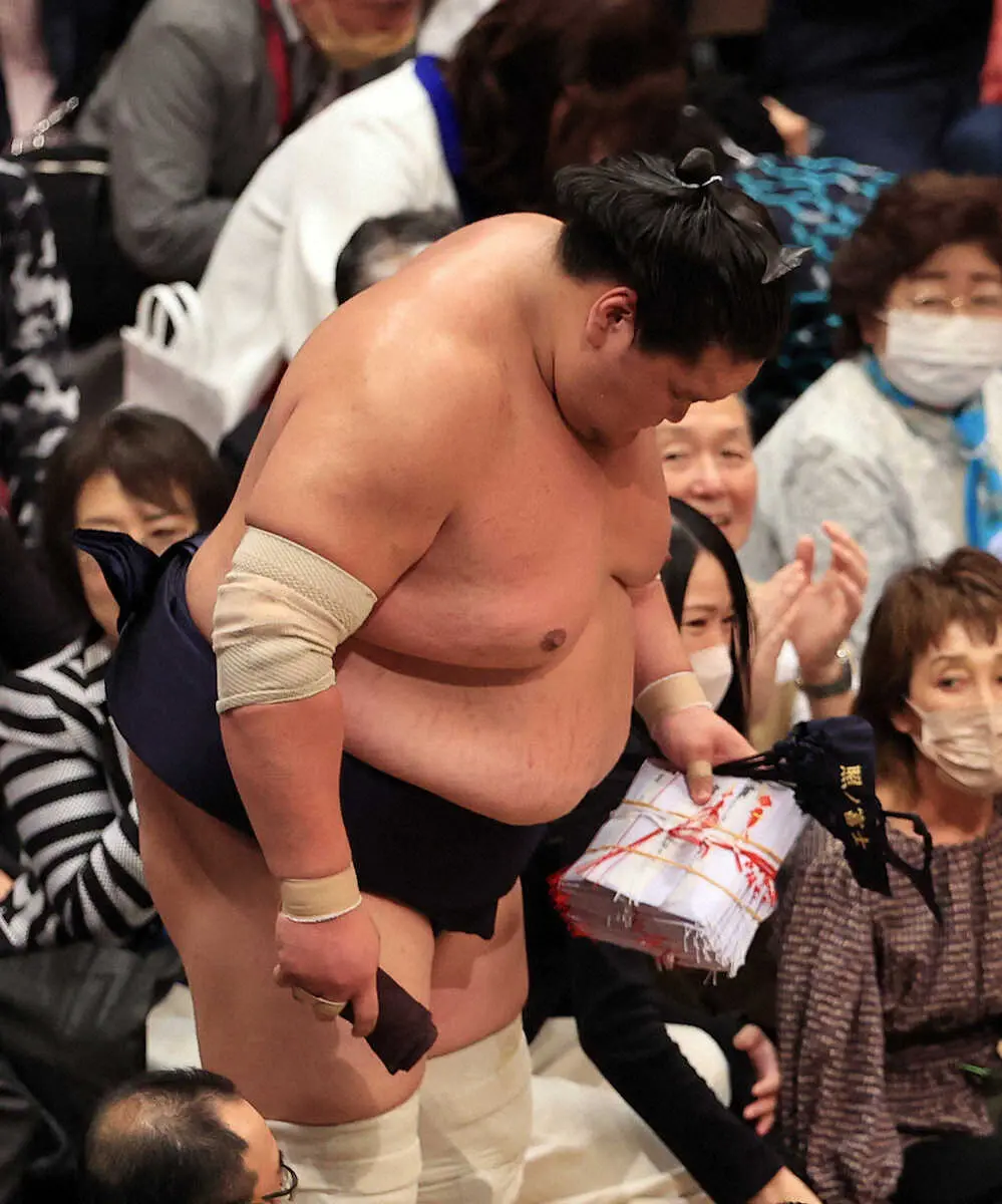 【画像・写真】玉ノ井親方　照ノ富士は薄氷の白星発進　簡単に土俵際まで押された場面に見える勘の鈍り