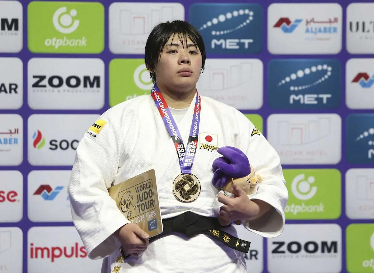 【画像・写真】柔道女子78キロ級・素根　涙の復活V　膝痛乗り越え「ホッとした気持ちが大きい」