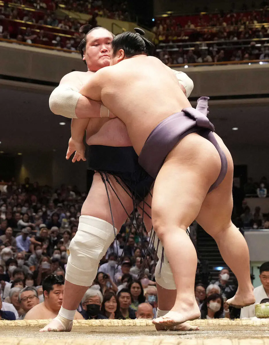 【画像・写真】照ノ富士4連勝　若元春は琴ノ若との全勝対決制す　大栄翔、明生、朝乃山も負けなし