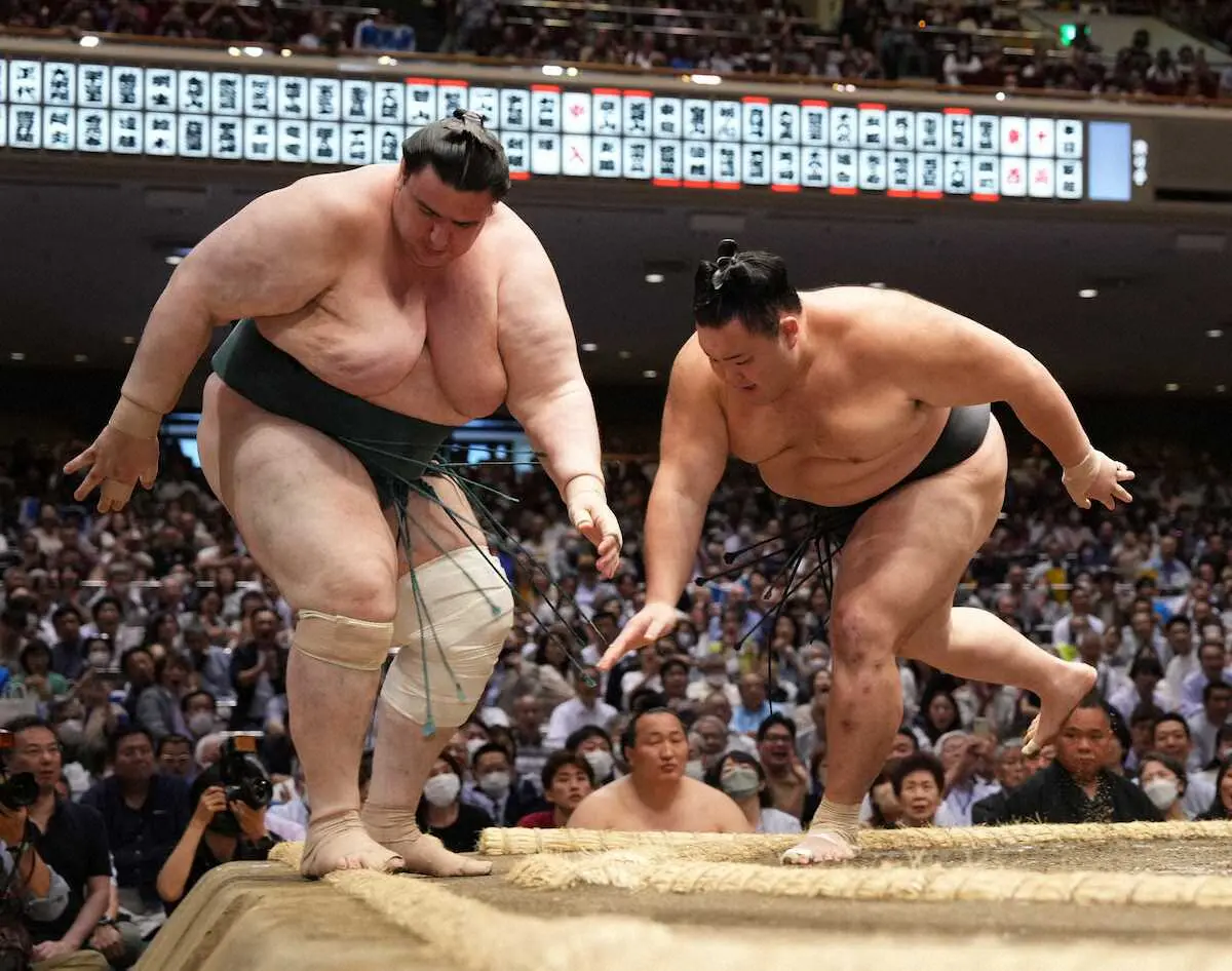 【画像・写真】横綱・照ノ富士　無傷の5連勝!若元春、朝乃山らも勝ちっぱなし　カド番・貴景勝は2敗目