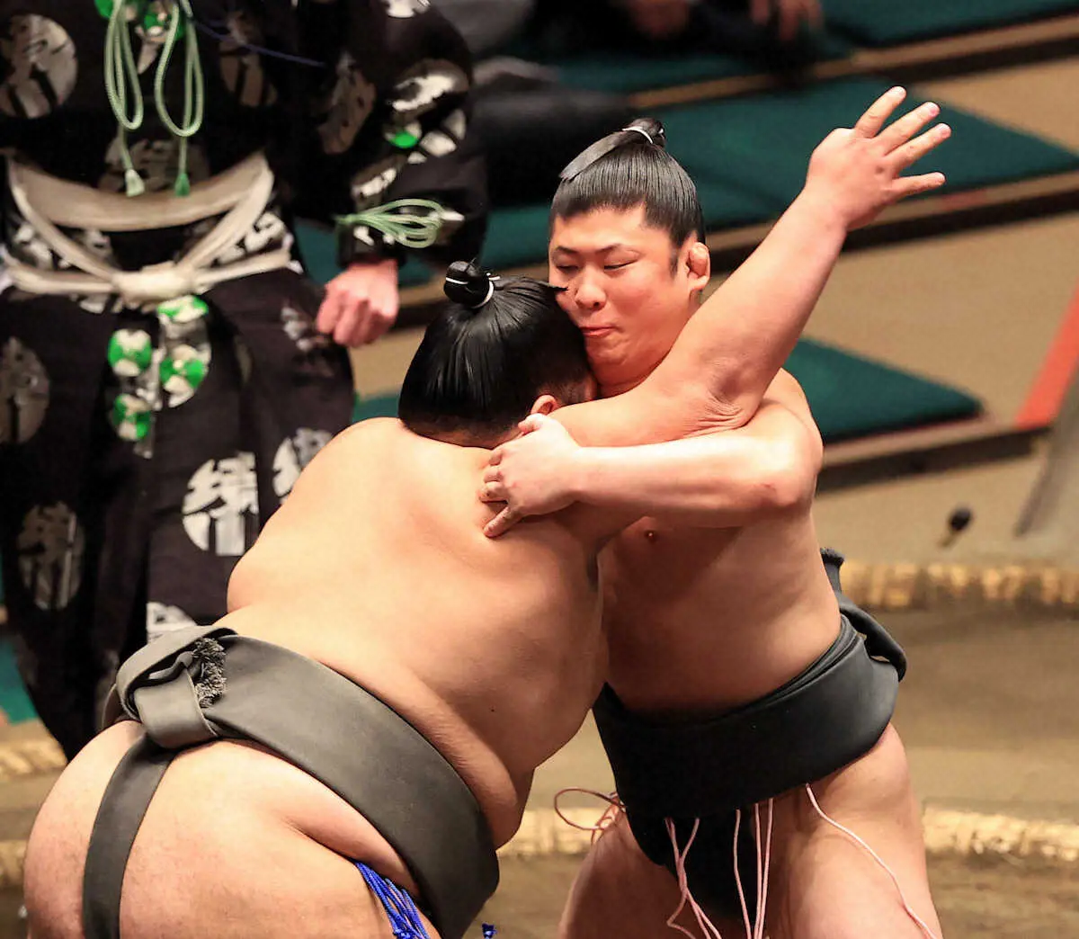 【画像・写真】新幕下・東俊隆が日体大同期対決制して初白星　三段目付け出しの嘉陽に「やっと追いつけた」