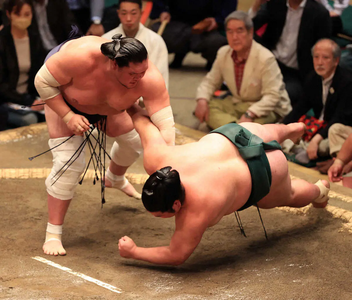 【画像・写真】照ノ富士ら3力士が初日から全勝キープ　若元春は初黒星　大栄翔は豊昇龍との1敗対決制す
