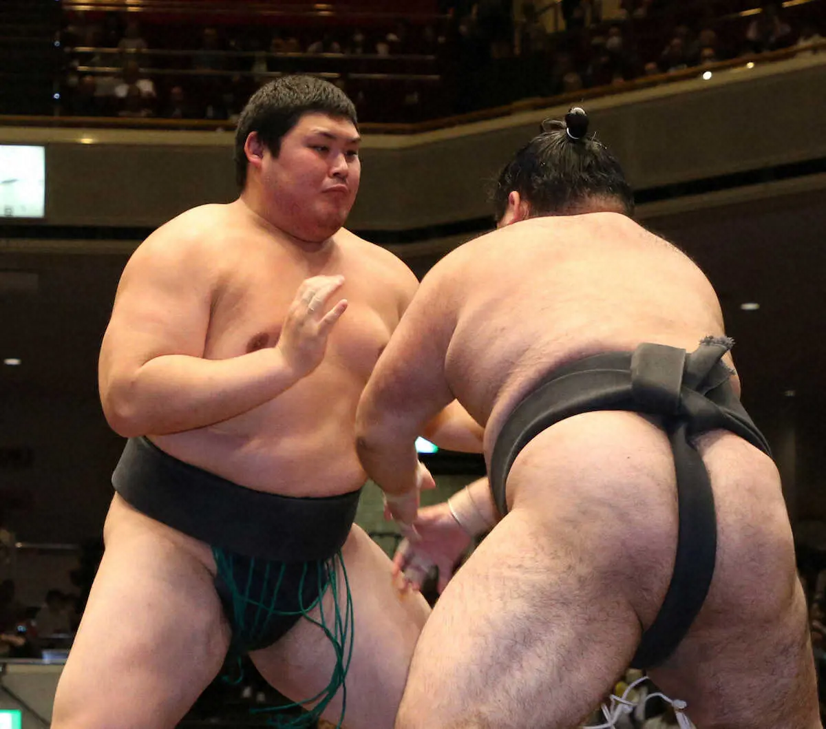 【画像・写真】大の里勝ち越し　物言いがつく際どい内容に反省も