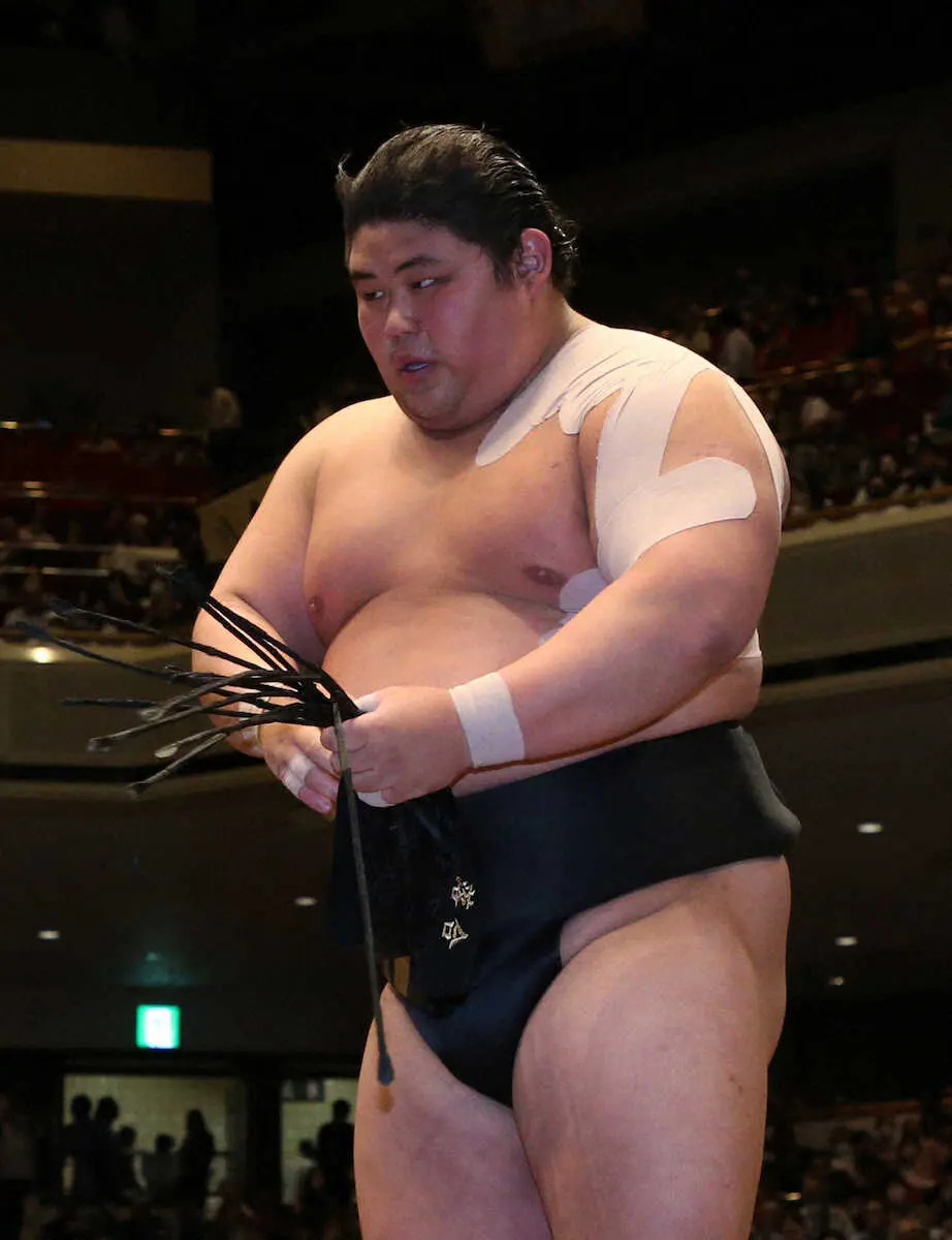 【画像・写真】落合、十両ただ一人の10戦全勝　土俵際でこらえ逆転の右突き落とし