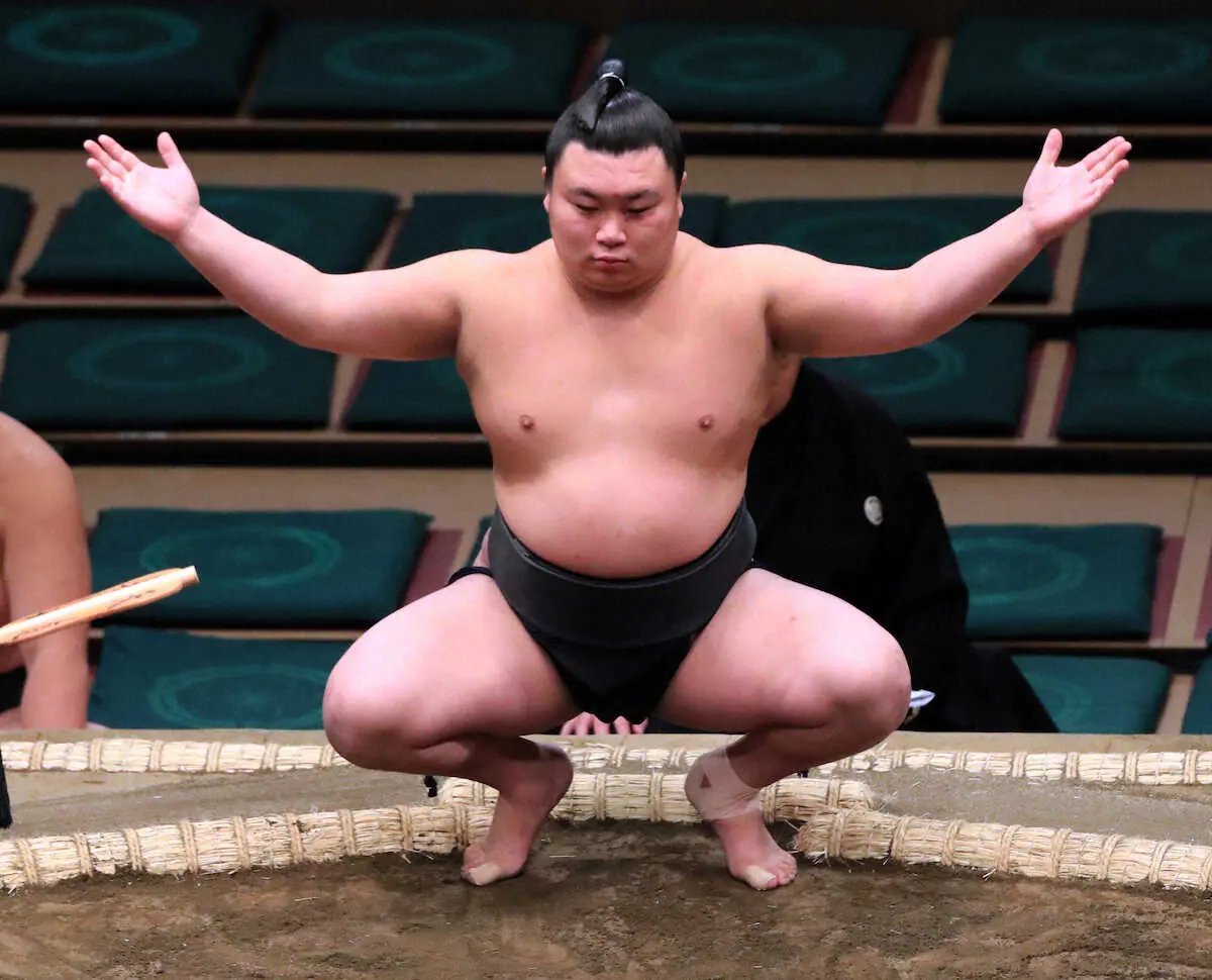 【画像・写真】元十両・朝乃若が現役最重量252キロの出羽ノ城に猫だましの奇襲「翻弄してやろうかな」すそ払いで勝利