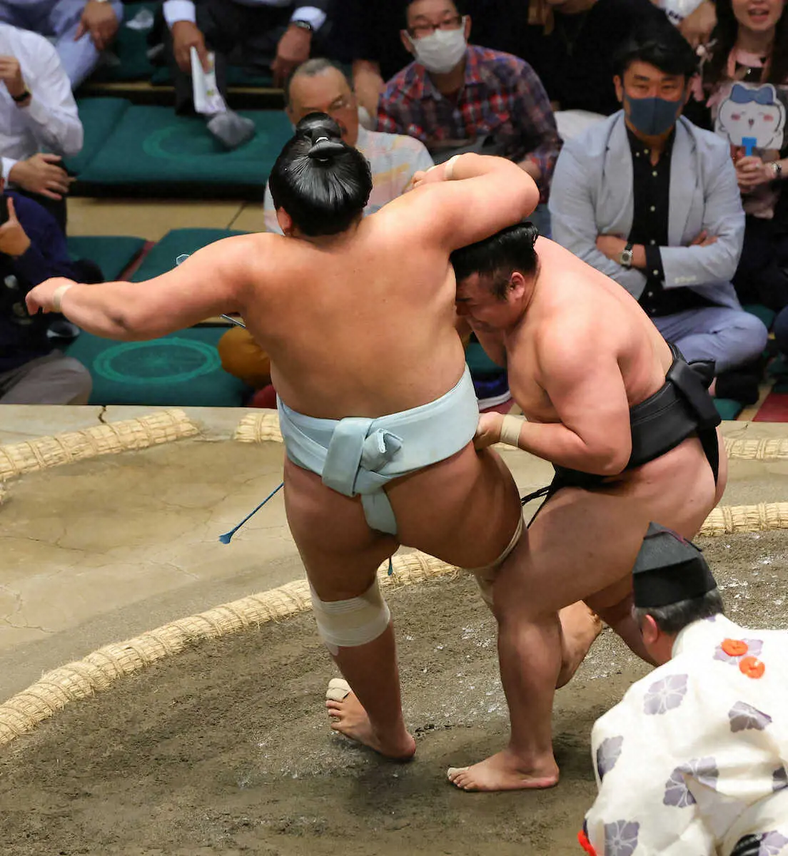 【画像・写真】照ノ富士　朝乃山との“直接対決”制し単独首位キープ　14日目霧馬山に勝てば1年ぶりの優勝
