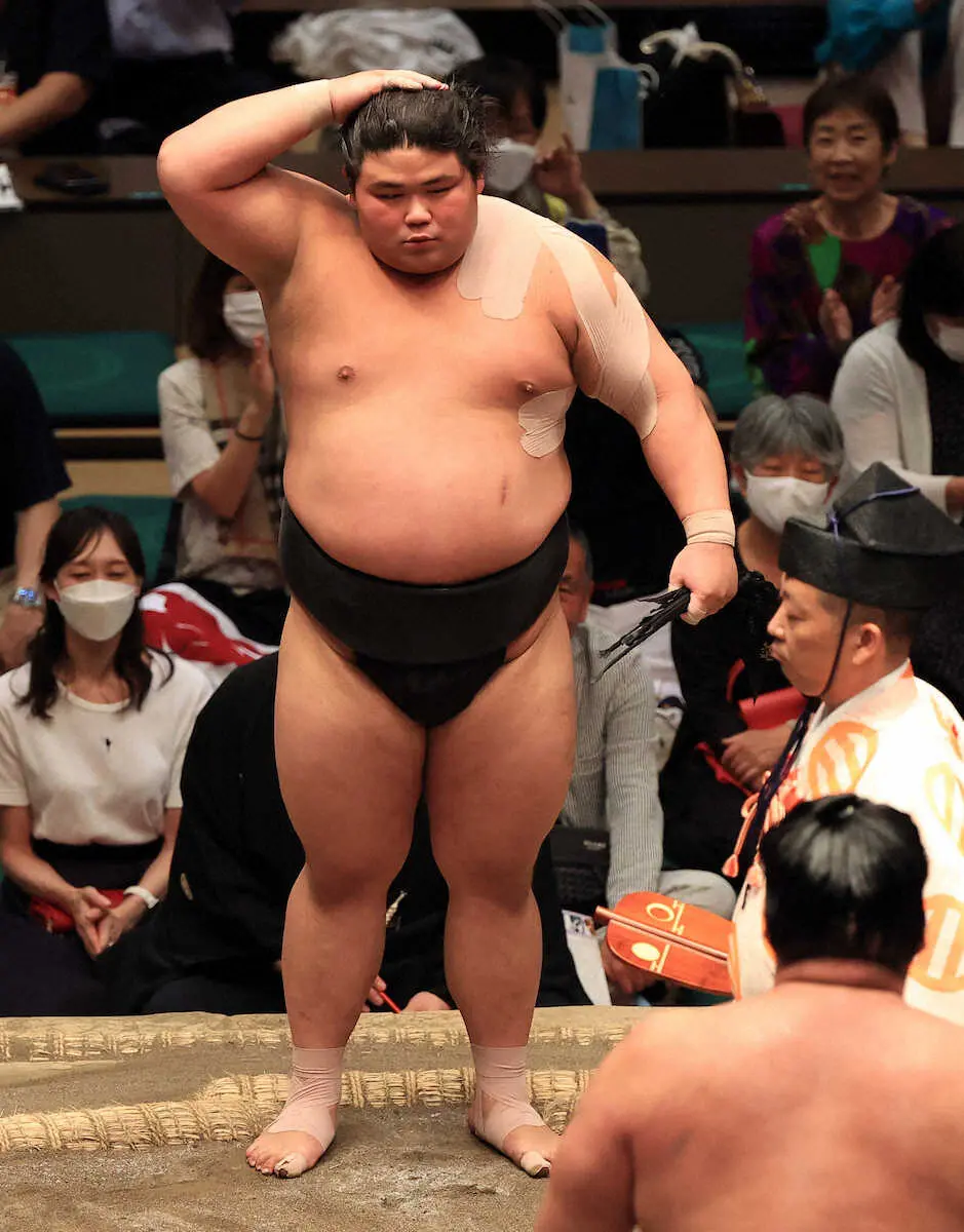 【画像・写真】“令和の怪物”落合が史上最速新入幕へ大前進！師匠の十両2場所目と同じ12勝目「うれしく思います」