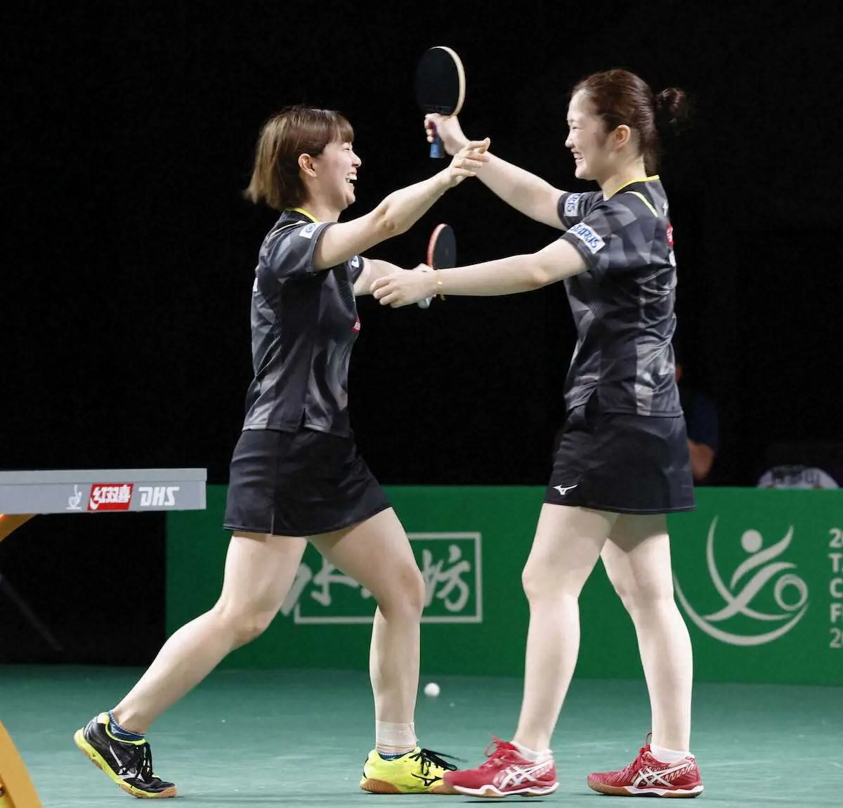 【画像・写真】「Wみゆう」木原美悠、長崎美柚組が準々決勝で競り勝ち初のメダル確定