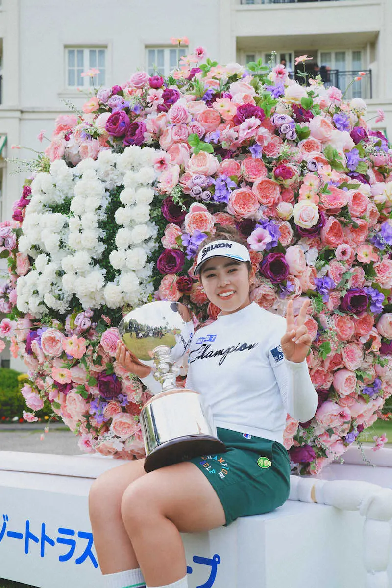 【画像・写真】“美夢有時代”到来！最速の生涯獲得賞金4億円突破　4差完勝で2週連続V