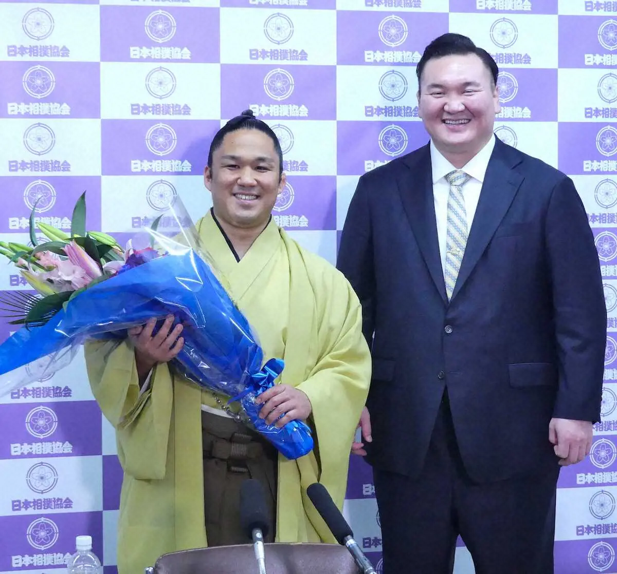 【画像・写真】石浦　引退会見で最愛の家族を思い涙「健康な体で子供の成長を見守りたい」