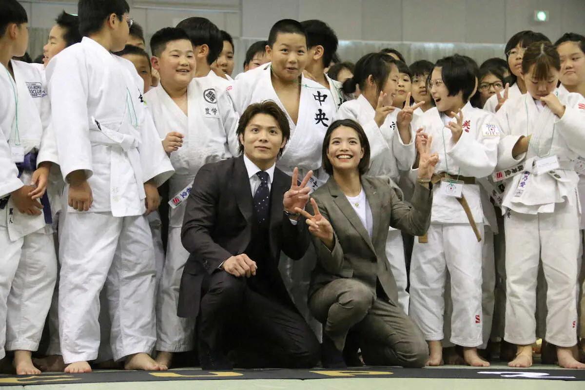 【画像・写真】柔道「ABE　CUP」阿部一二三＆詩が観戦　274人全員に手書きのサイン色紙