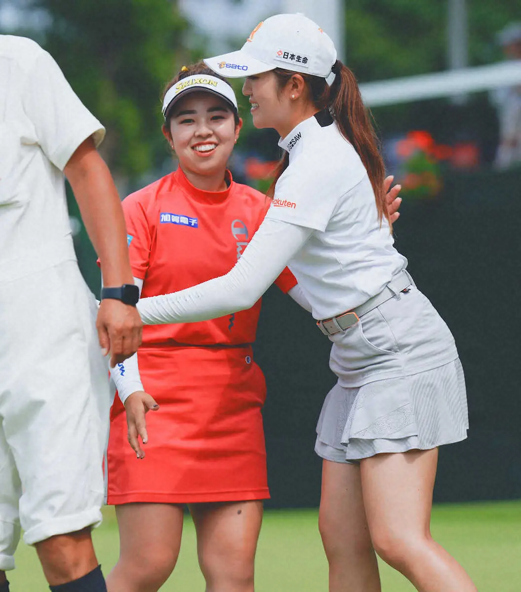 【画像・写真】2週連続V狙う山下美夢有、岩井明愛ら3選手が首位に並ぶ！3打差に12人ひしめく大混戦