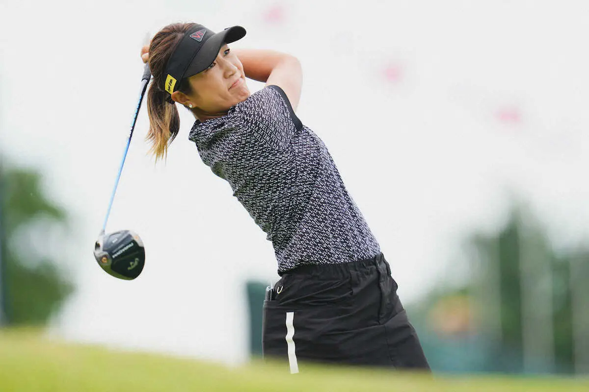 【画像・写真】33歳の藤本麻子が11年231日ぶりのツアー史上最長ブランクVへ、2打差3位に浮上