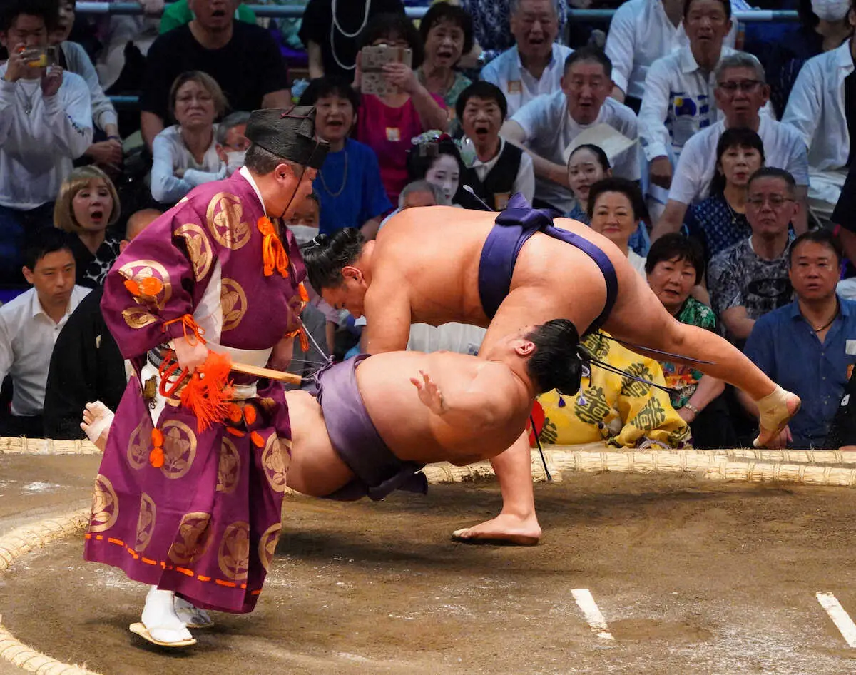 【画像・写真】【玉ノ井親方　視点】トリプル大関獲りへ攻める相撲で白星発進　豊昇龍は落ち着いて難敵撃破