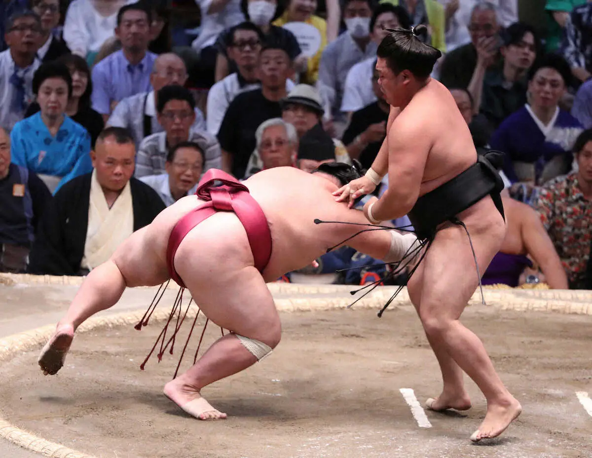 【画像・写真】若元春　反撃の8勝目で勝ち越し　大関獲りノルマ12勝へあと4　錦木1敗死守で単独首位