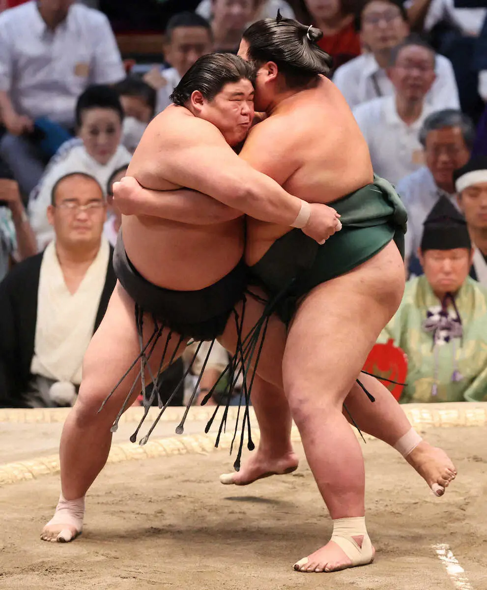 【画像・写真】伯桜鵬　あるぞ109年ぶり新入幕V!小結・阿炎に続き優勝争いトップの錦木撃破　2位タイ浮上で10勝目