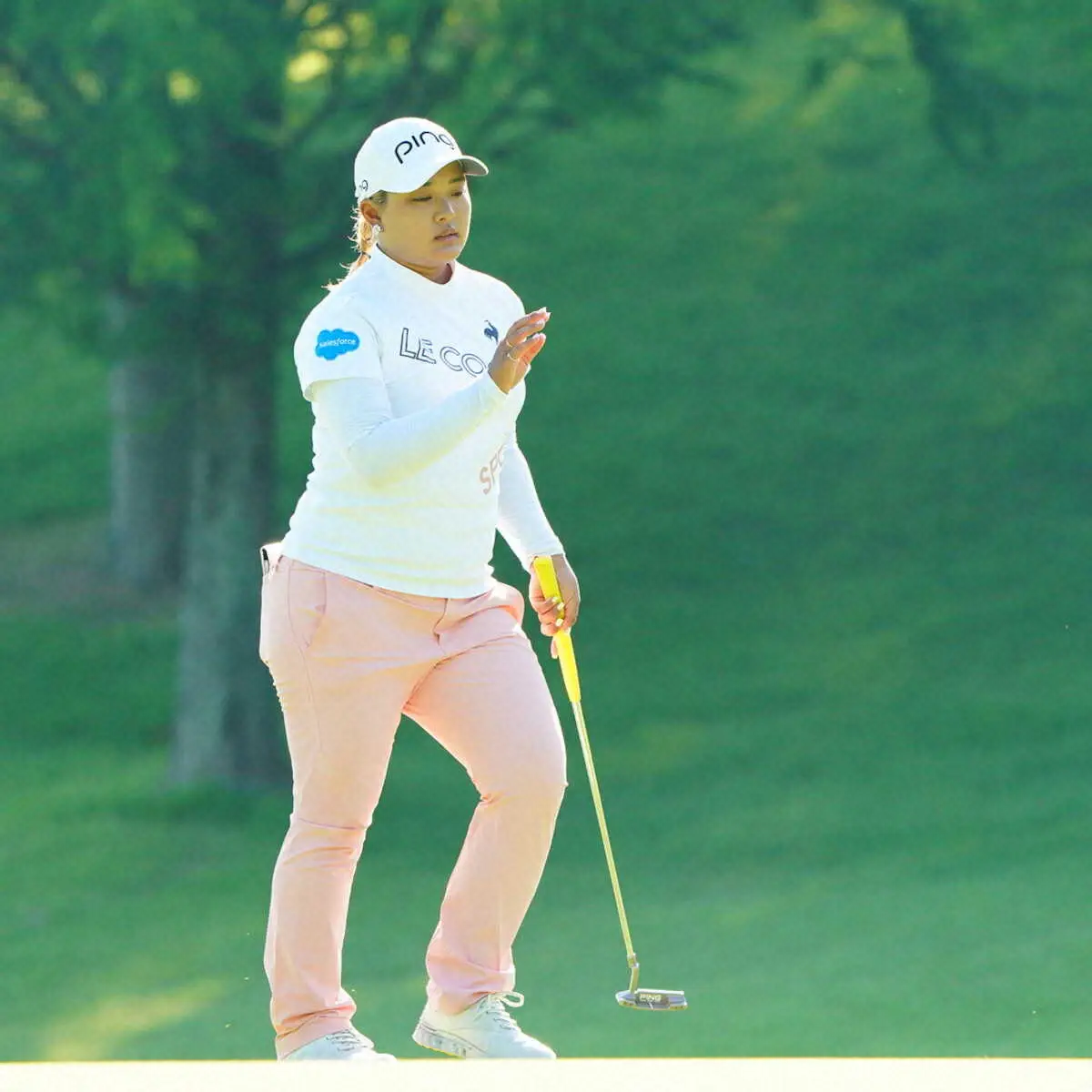 【画像・写真】鈴木愛　首位に2打差4位好発進　コロナ感染から回復「まあ上出来かな」