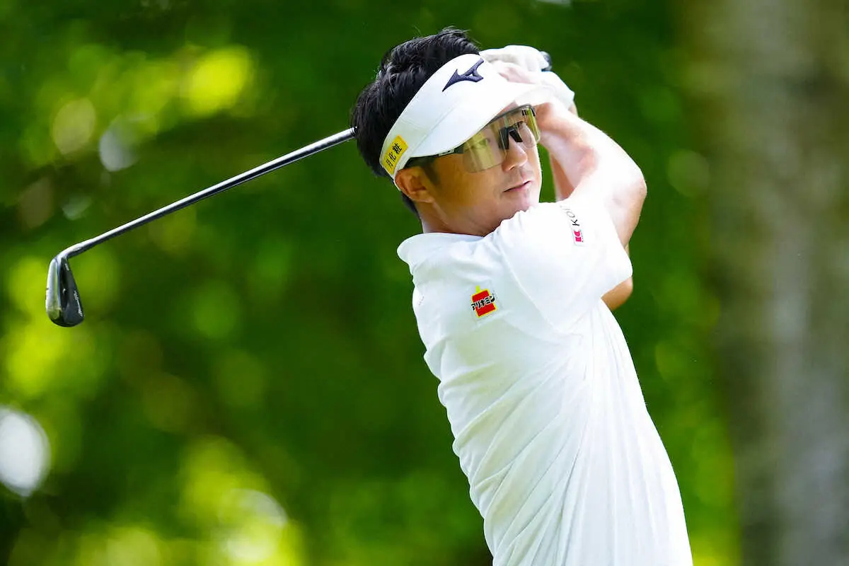 【画像・写真】小鯛竜也が3差4位に浮上！255ヤードの難関8番パー3でバーディー「2打どころか1・5くらいの価値」