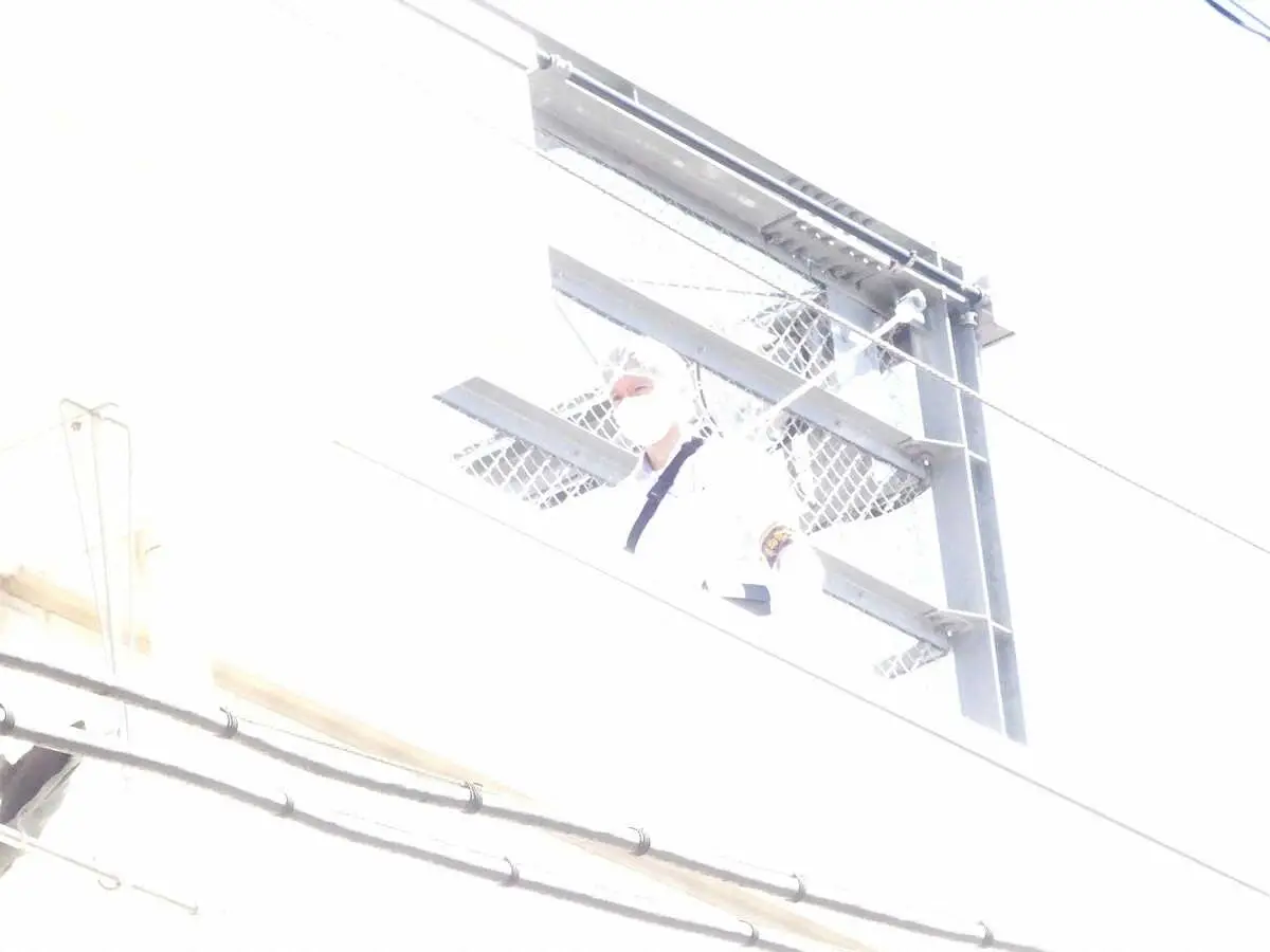 【画像・写真】覚せい剤取締法違反などで日大アメフト部寮家宅捜索も…林真理子理事長、一切の対応なく大学本部を後に