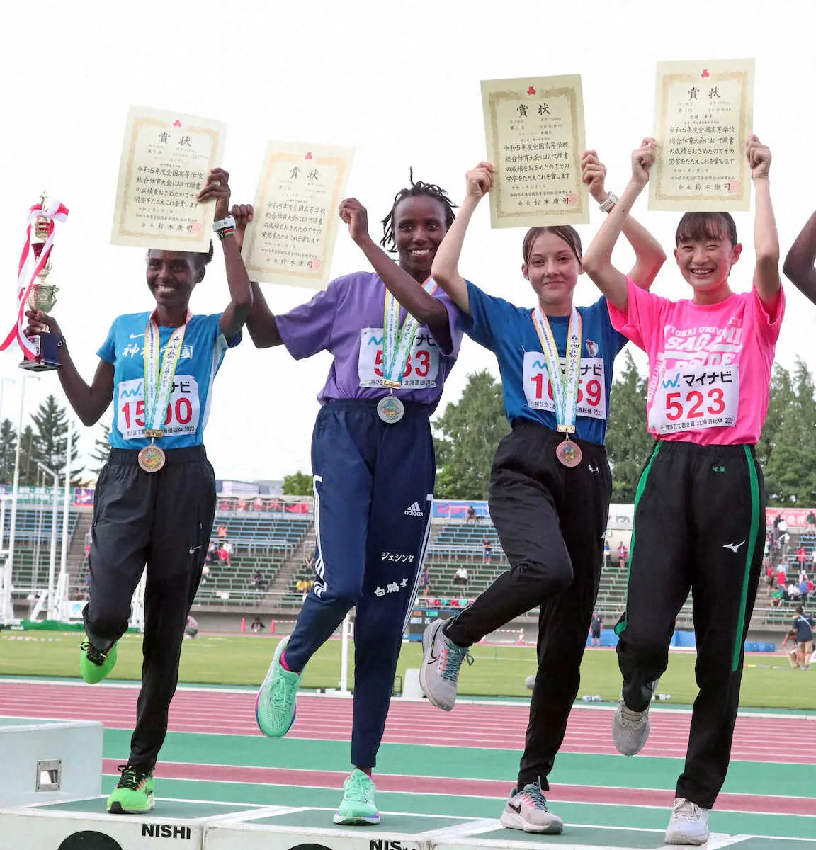 【画像・写真】神村学園・カリバ　大会新で1500メートル圧倒V「うれしい」　2年連続2冠へ前進