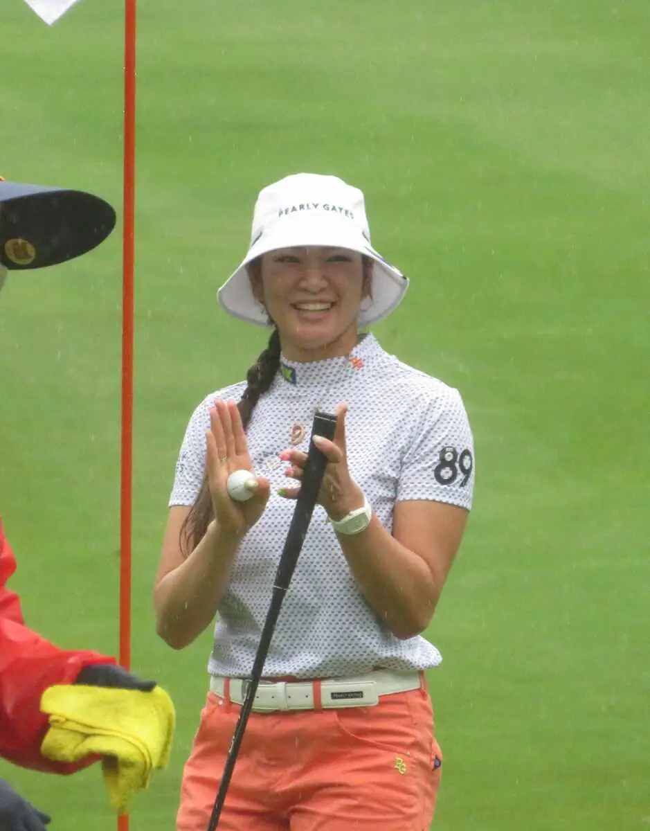 【画像・写真】原英莉花　腰のヘルニア摘出手術経て3カ月ぶり復帰　「アドレナリン出てます」