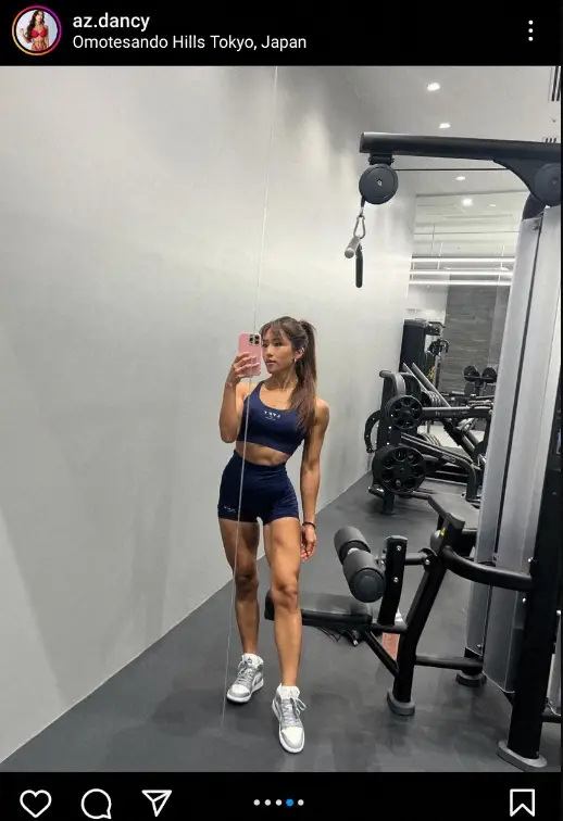 【画像・写真】ビキニフィットネス・ダンシーあずさ　紺のブラトップ姿披露に「ナイスボディ」「完璧です」