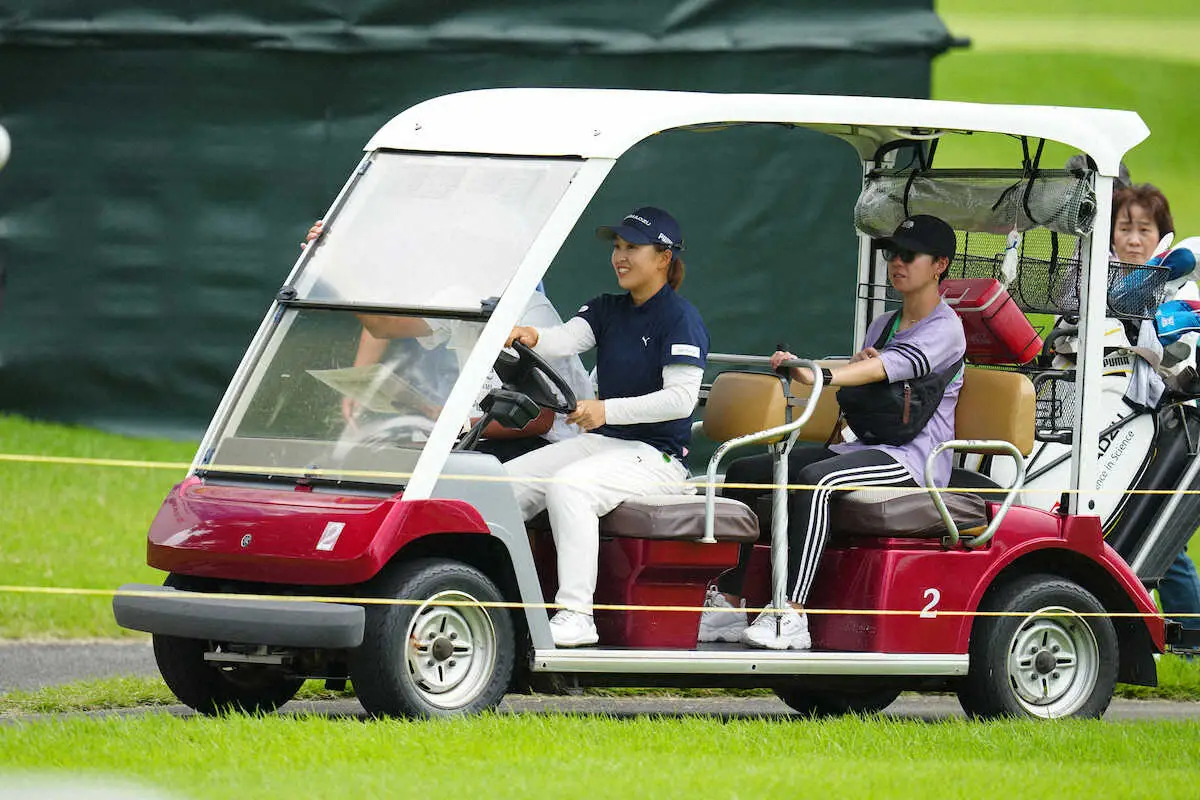 【画像・写真】CATレディース　雷雲接近のため中断していた第2Rは14時32分再開