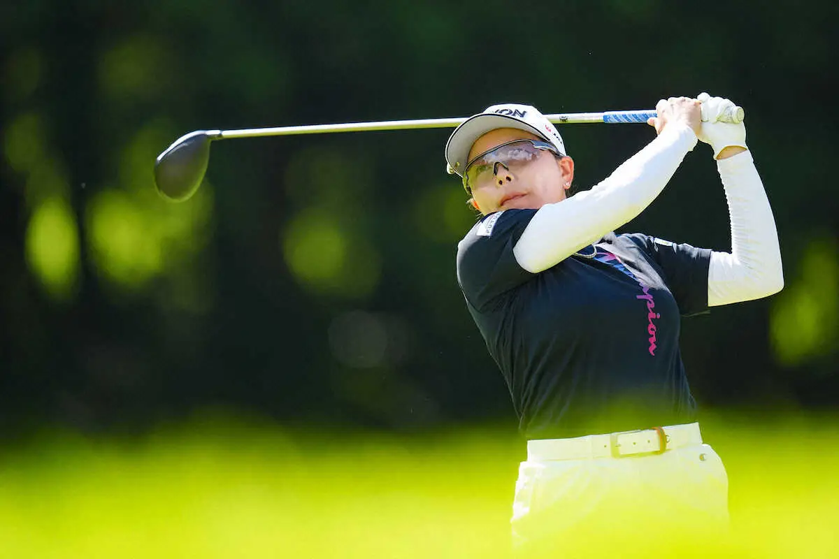 【画像・写真】5カ月ぶり国内参戦の勝みなみが「67」で回り2差4位に浮上！箱根の温泉は「最高でーす！」