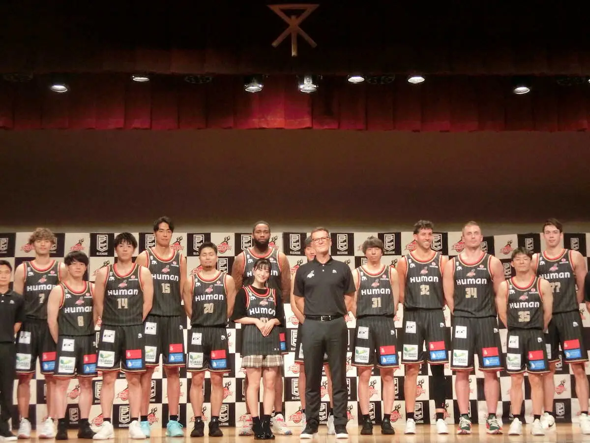 【画像・写真】大阪エヴェッサ　応援アンバサダーにNMB48上西怜が就任　新体制発表会開催