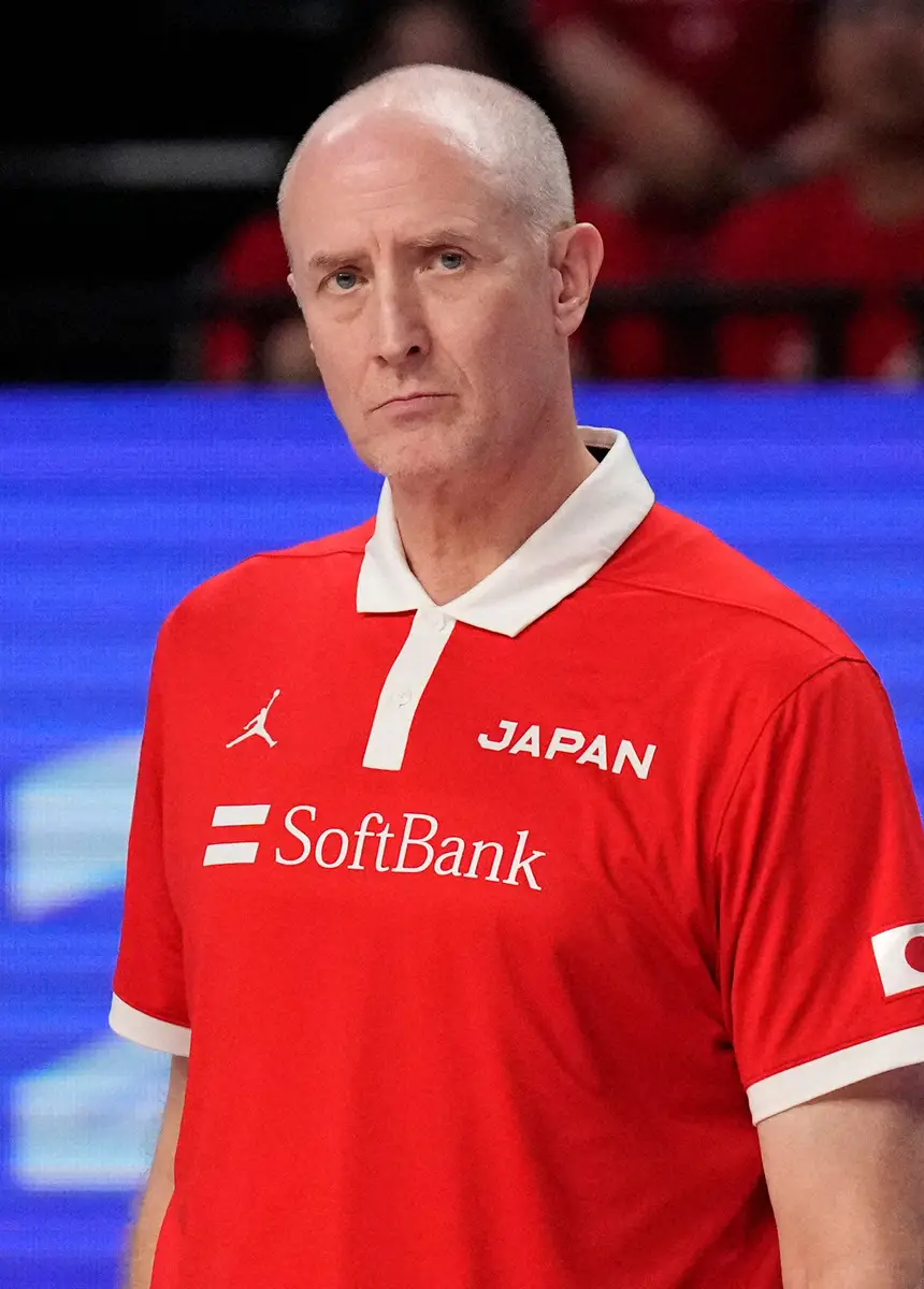 【画像・写真】厳しい表情を見せるトム・ホーバス監督（AP）