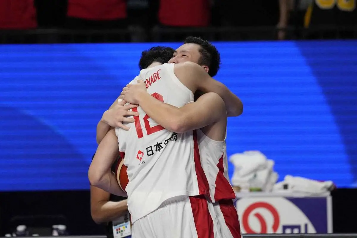 【画像・写真】【バスケW杯】日本、パリ五輪出場権獲得！自力では48年ぶり　河村＆富永が躍動、全員で掴み取った