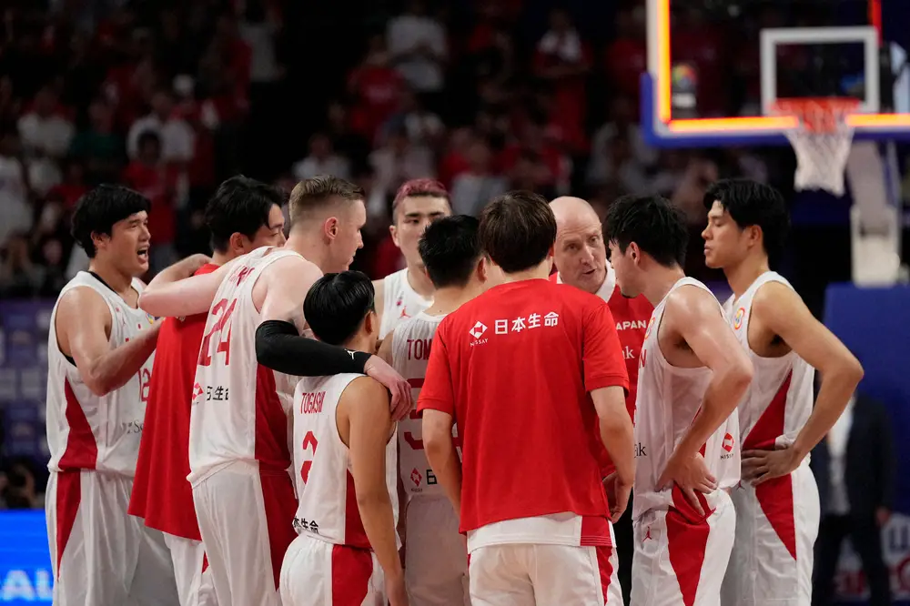 【画像・写真】バスケ日本代表ホーバス監督　W杯で河村に“激怒”した理由とは…選手からの頭なでなで歓迎「あれは愛」