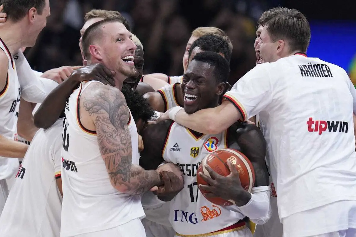 【画像・写真】【バスケW杯】ドイツ初優勝！日本撃破から無傷8連勝で世界の頂点に　シュルーダーが28得点の大活躍