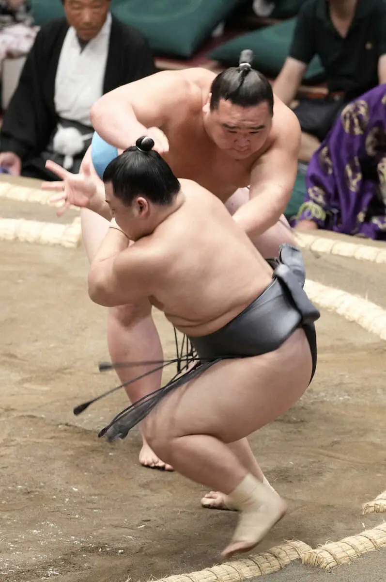 【画像・写真】二所ノ関部屋新十両がそろって白星　大の里「体が反応」難敵撃破　高橋「うれしい一番」